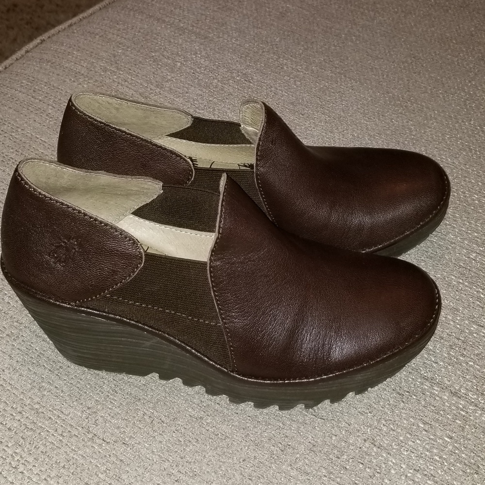 Fly london YUA brown leather wedge loafer size 39
